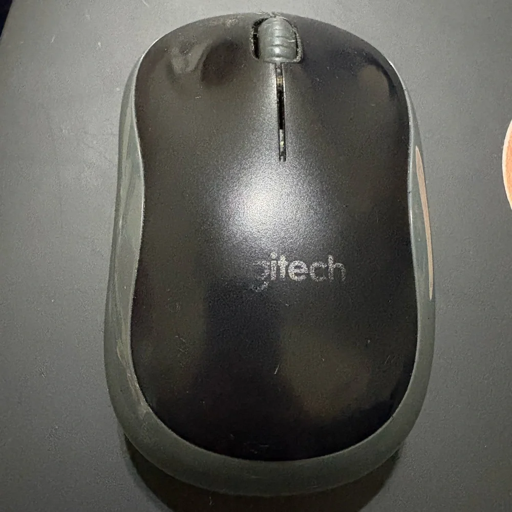 Logitech M185 Wireless Optical Mouse with USB Receiver Black
